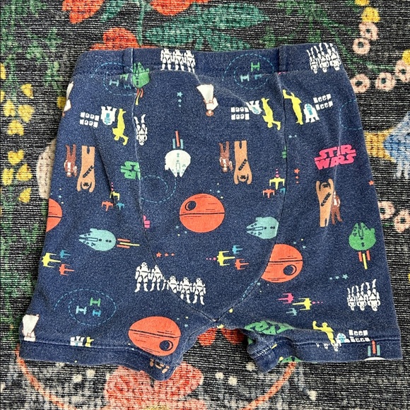 Gap Toddler Star Wars Shorts Pajamas, Size 2T - Picture 6 of 8